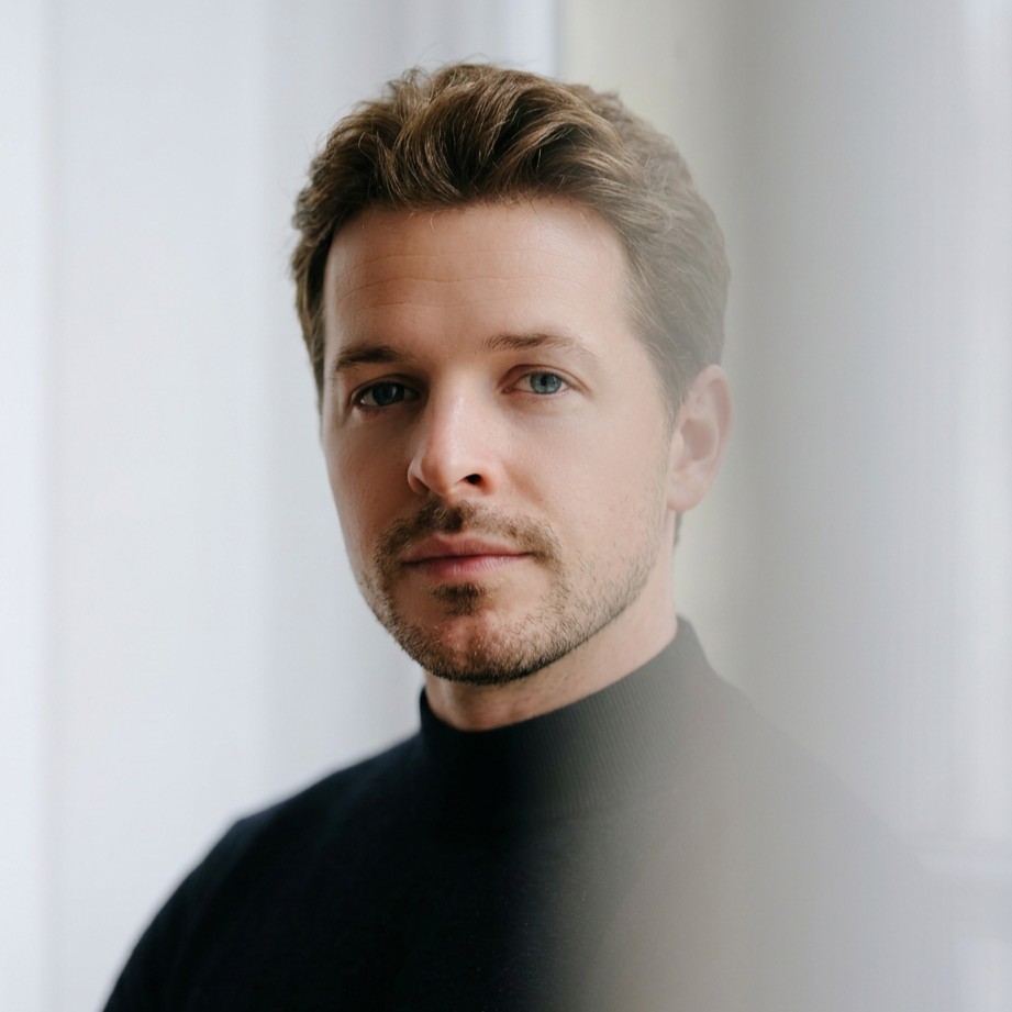 Profile picture of digital designer Sam Manders